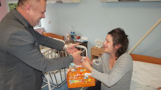 Caritas darivao majke u rodilištu povodom Dana života