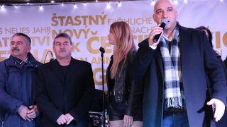 Virani 2016. godinu dočekali uz Lidiju Bačić, Leteći odred i spektakularan vatromet Virani 2016. godinu dočekali uz Lidiju Bačić, Leteći odred i spektakularan vatromet