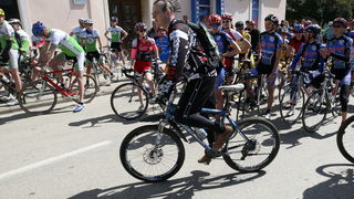 Zadar, 070413.
Branimirova obala.
U povodu Svjetskog dana zdravlja i u sklopu Zupanijskih dana 2013. godine, Tim za zdravlje Zadarske zupanije i Grad Nin organizirali su biciklijadu pod nazivom Od Branimira do Branimira na relaciji Zadar-Nin-Zadar u dulj Zadar, 070413.
Branimirova obala.
U povodu Svjetskog dana zdravlja i u sklopu Zupanijskih dana 2013. godine, Tim za zdravlje Zadarske zupanije i Grad Nin organizirali su biciklijadu pod nazivom Od Branimira do Branimira na relaciji Zadar-Nin-Zadar u dulj