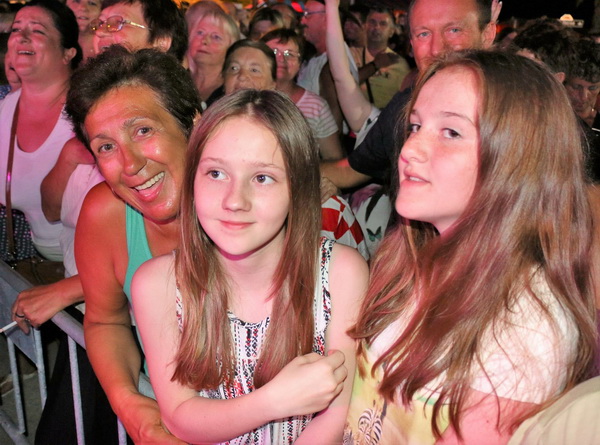 Virsko ljeto 2016: Dražen Zečić Zeko i Banana Band raspjevali i rasplesali Vir