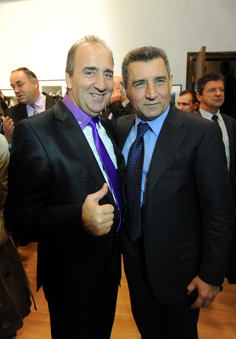 Zadar, 160413.
HNK Zadar. Obiljezavanje 20 godina zadarske zupanije.
Na fotografiji: detalj s proslave; Mladen Grdovic i Ante Gotovina.
Foto: Luka Gerlanc / CROPIX Zadar, 160413.
HNK Zadar. Obiljezavanje 20 godina zadarske zupanije.
Na fotografiji: detalj s proslave; Mladen Grdovic i Ante Gotovina.
Foto: Luka Gerlanc / CROPIX