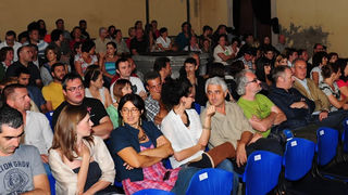 Zadar, 28.07.2011. snimio: Nenad Marčev
HIP HOP – JAZZ
SASKIA LAROO PROJECT (NL-USA-CRO- ITALY)
Saskia Laroo – trumpet, vocal
Warren Byrd – keyboards, vocal
MC Stewlocks Andy Ninvalle – rap, vocal
Daniel Guelli – bass guitar
Sin Banović – dr Zadar, 28.07.2011. snimio: Nenad Marčev
HIP HOP – JAZZ
SASKIA LAROO PROJECT (NL-USA-CRO- ITALY)
Saskia Laroo – trumpet, vocal
Warren Byrd – keyboards, vocal
MC Stewlocks Andy Ninvalle – rap, vocal
Daniel Guelli – bass guitar
Sin Banović – dr