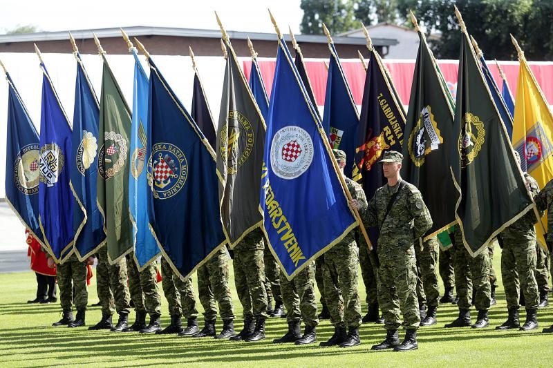 Svečano postrojavanje na stadionu u Kranjčevićevoj u povodu Dana Oružanih snaga Republike Hrvatske. Foto. PIXSELL Svečano postrojavanje na stadionu u Kranjčevićevoj u povodu Dana Oružanih snaga Republike Hrvatske. Foto. PIXSELL