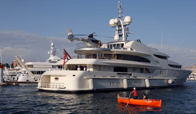 Zadar, 110711.
Luksuzna jahta Anna dugacka 67 metara  u vecernjim satima uplovila je u Zadarsku luku.Na sebi nosi i helikopter.
Foto : Vladimir Ivanov / CROPIX