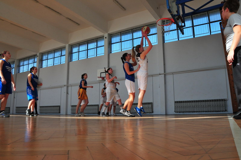 Prvenstvo srednjih skola u kosarci: Ekonomska – Privatna gimnazija, Foto. Ivan Dilber
