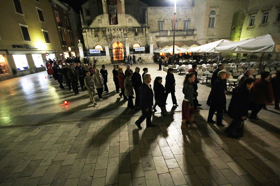 Procesija Velikog petka, 6. travnja 2012. (foto:Saša Čuka) Procesija Velikog petka, 6. travnja 2012. (foto:Saša Čuka)