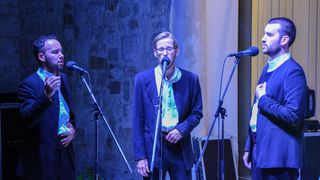 Klapa Bošket nastupila u Pagu