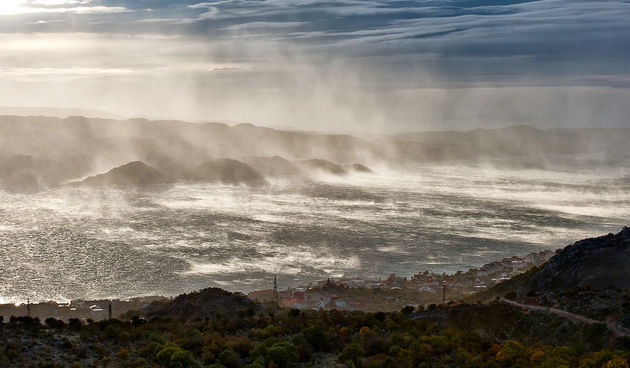 Orkanska bura u Velebitskom kanalu, 26.10.2010., foto: Ivan Toman