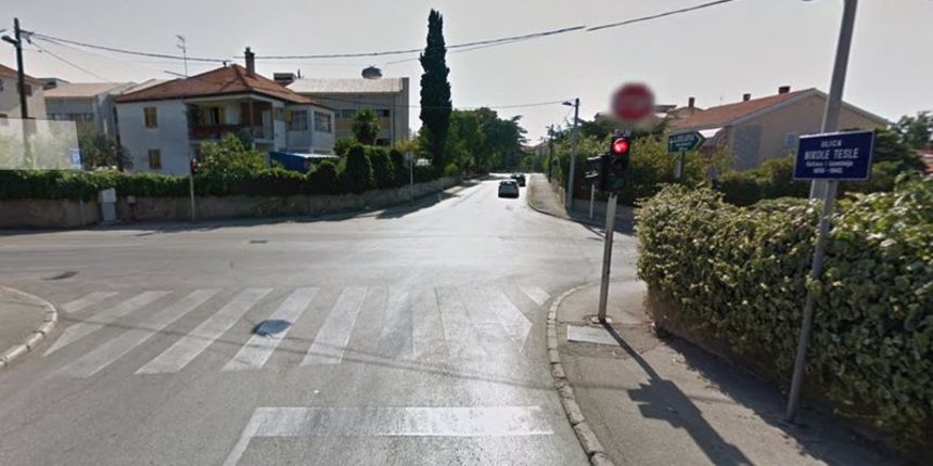 Raskrižje Tesline i Tuđmanove