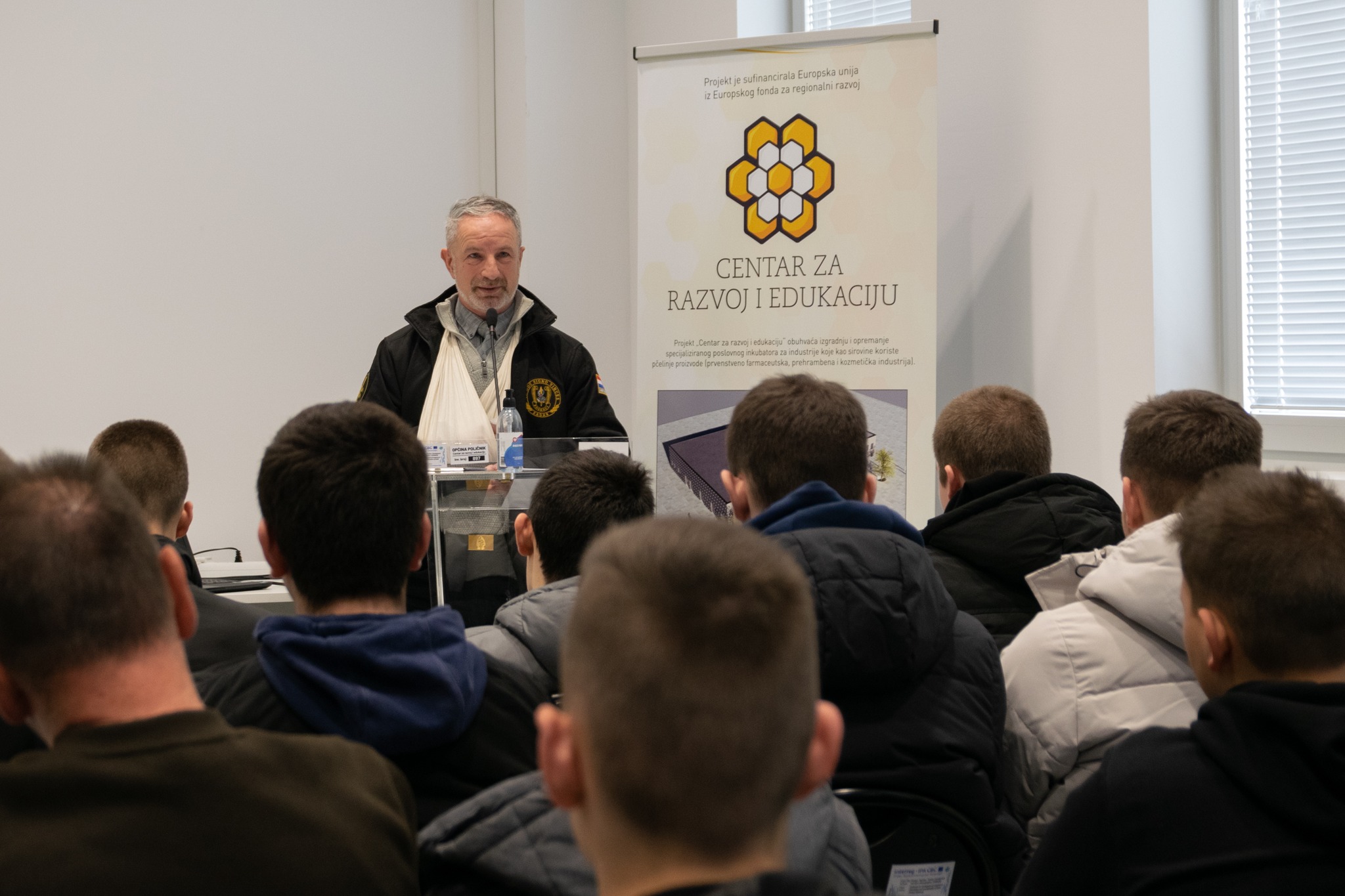 Sat povijesti o VRO Maslenica u Poličniku Sat povijesti o VRO Maslenica u Poličniku