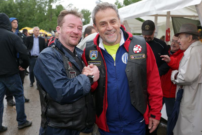 Na jezeru Jarun okupili su se motociklisti iz cijele Hrvatske u sklopu 3. karavane za zivot pod nazivom Bikeri na cesti. Velik broj motociklista zbog loseg vremena nije dosao, no pridruzio im se gradonacelnik Milan Bandic. Photo: Dalibor Urukalovic/PIXSEL