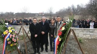 Polaganje vijenaca u spomen na žrtve Medviđe Polaganje vijenaca u spomen na žrtve Medviđe