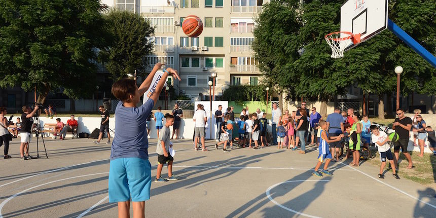 U sklopu nacionalnog projekta “Koš za koš” predan je prvi obnovljen košarkaški teren na zadarskom Bilom Brigu