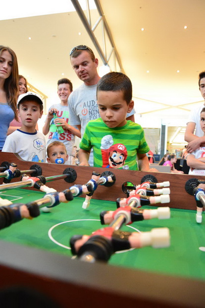 Supernova: Nogometno ludilo i izvlačenje dobitnika automobila Audi A1 Supernova: Nogometno ludilo i izvlačenje dobitnika automobila Audi A1