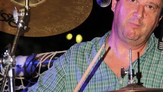 Na Stanovima se Kraljica mira slavi već preko 20 godina, a sinoćnjim misnim slavljem, procesijom i kasnije koncertom na školskom igralištu Stanarci su proslavili još jednu feštu. Koncert su održali grupa Dalmatico i Ivica Sikirić Ićo, foto: I. Perinčić Na Stanovima se Kraljica mira slavi već preko 20 godina, a sinoćnjim misnim slavljem, procesijom i kasnije koncertom na školskom igralištu Stanarci su proslavili još jednu feštu. Koncert su održali grupa Dalmatico i Ivica Sikirić Ićo, foto: I. Perinčić