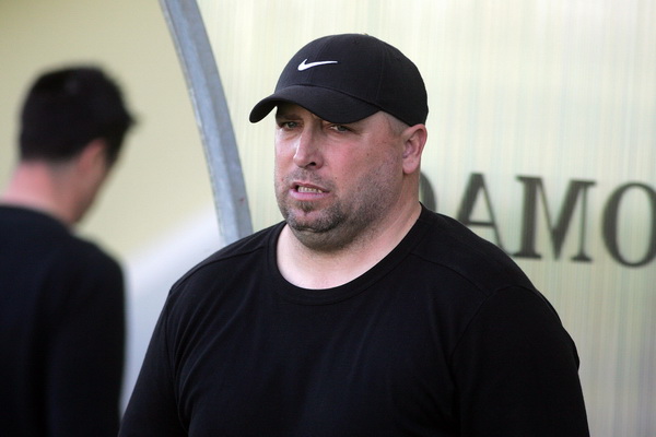 Pula,020411.
Prva HNL na stadionu Aldo Dorsina u Puli izmedju NK Istra 1961 i NK Zadar.
 Prva utakmica Igora Pamica otkako je ponovo trener Istre. Na fotografiji: Igor Pamic, trener Istre.
Foto: Srecko Niketic / CROPIX