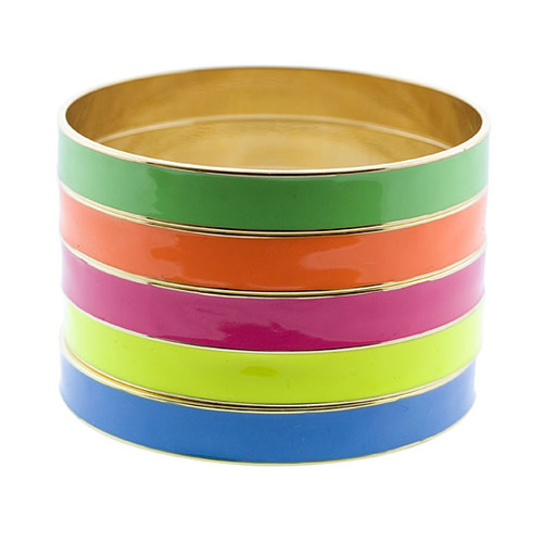 Okitite se hrpom narukvica! (moda.com)