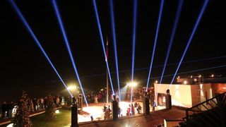 Sibenik – U noci muzeja u Sibeniku svecano je otvorena uredjena tvrdjava Barone. Cestitku za otvaranje uputio je i Jaksa Puljiz, zamjenik ministra regionalnog razvoja i fondova Europske unije. Svjetlosna igra laserskih zraka simbolicno je povezala tvrdjav Sibenik – U noci muzeja u Sibeniku svecano je otvorena uredjena tvrdjava Barone. Cestitku za otvaranje uputio je i Jaksa Puljiz, zamjenik ministra regionalnog razvoja i fondova Europske unije. Svjetlosna igra laserskih zraka simbolicno je povezala tvrdjav