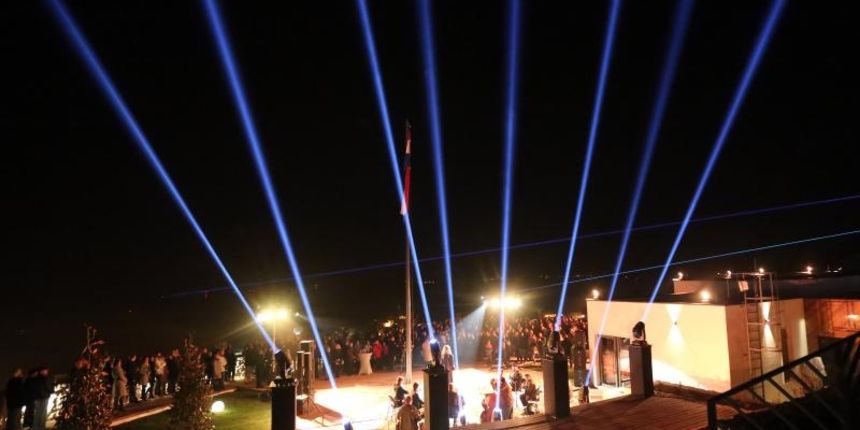 Sibenik – U noci muzeja u Sibeniku svecano je otvorena uredjena tvrdjava Barone. Cestitku za otvaranje uputio je i Jaksa Puljiz, zamjenik ministra regionalnog razvoja i fondova Europske unije. Svjetlosna igra laserskih zraka simbolicno je povezala tvrdjav Sibenik – U noci muzeja u Sibeniku svecano je otvorena uredjena tvrdjava Barone. Cestitku za otvaranje uputio je i Jaksa Puljiz, zamjenik ministra regionalnog razvoja i fondova Europske unije. Svjetlosna igra laserskih zraka simbolicno je povezala tvrdjav