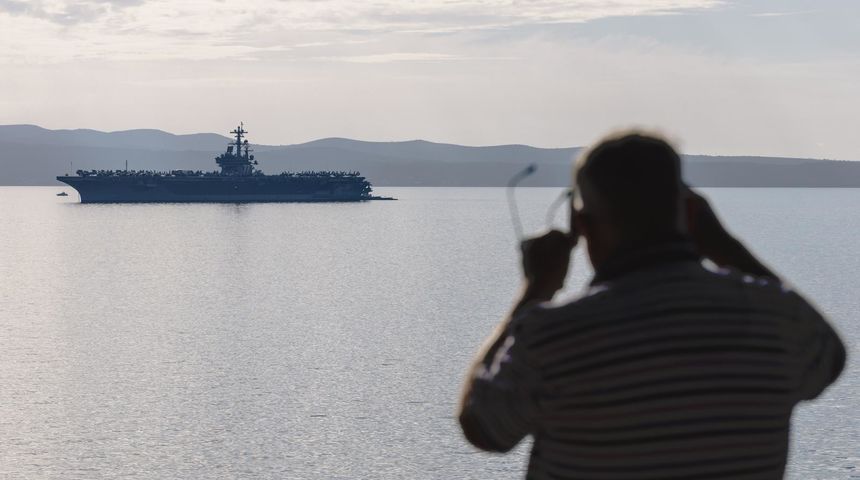 U Split uplovio najveći američki nosač aviona USS George H.W. Bush U Split uplovio najveći američki nosač aviona USS George H.W. Bush