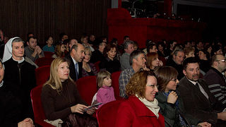 HNK Zadar: “Ljubi s ljubavlju”, foto: Leo Banić HNK Zadar: “Ljubi s ljubavlju”, foto: Leo Banić