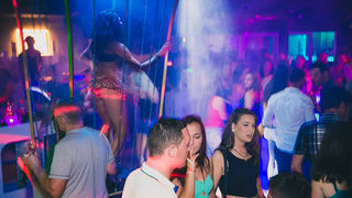 DJ Andrologic @ Cocktail bar Mango, 11.7.2015. (foto: Ivan Toman) DJ Andrologic @ Cocktail bar Mango, 11.7.2015. (foto: Ivan Toman)