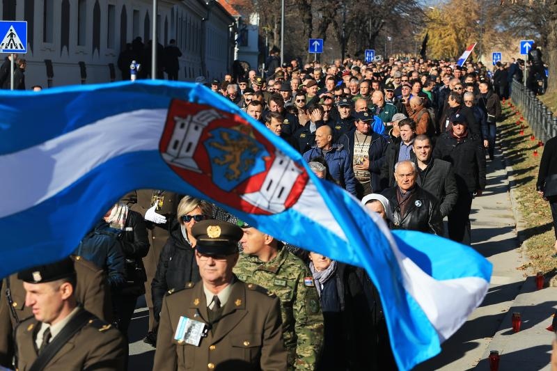 Image 380841 (auto) Image 380841 (auto)