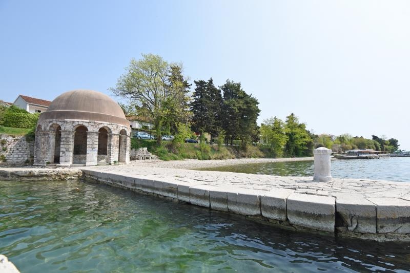 Pri kraju su radovi na obnovi prilaza fontani na Karmi.