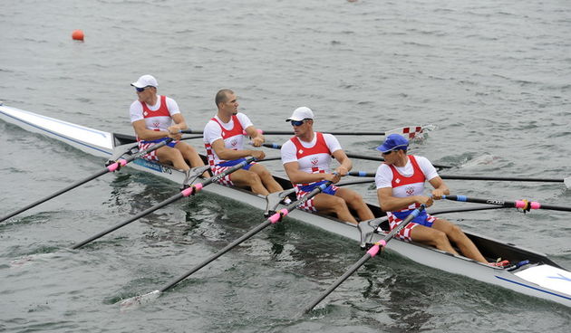 London, 010812.
Jezero Eton Dorney.
Hrvatski veslaci cetverac na parice polufinalna utrka tokom Olimpijskih Igra u Londonu.
Na fotografiji: David Sain, braca Martin, Valent Sinkovic i Damir Martin.
Foto: Drago Sopta / CROPIX