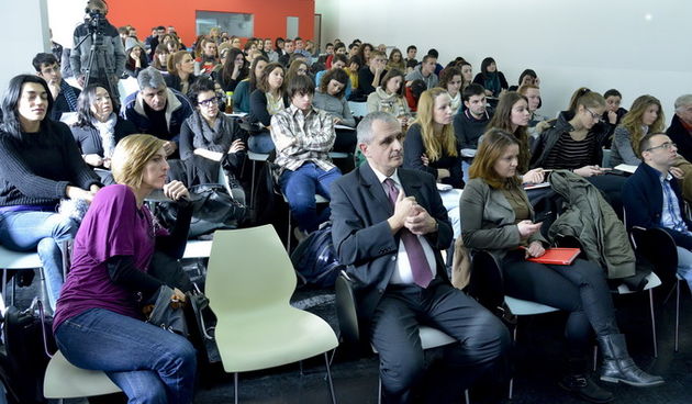 Zagreb, 290113.
Fakultet politickih znanosti.
Predavanje Judith Reisman, sedamdesetsedmogodisnje komunikologinje i konzervativne spisateljice, u svijetu najpoznatije kao utemeljiteljice pokreta protiv seksualne revolucije, homoseksualaca, pornografije i s
