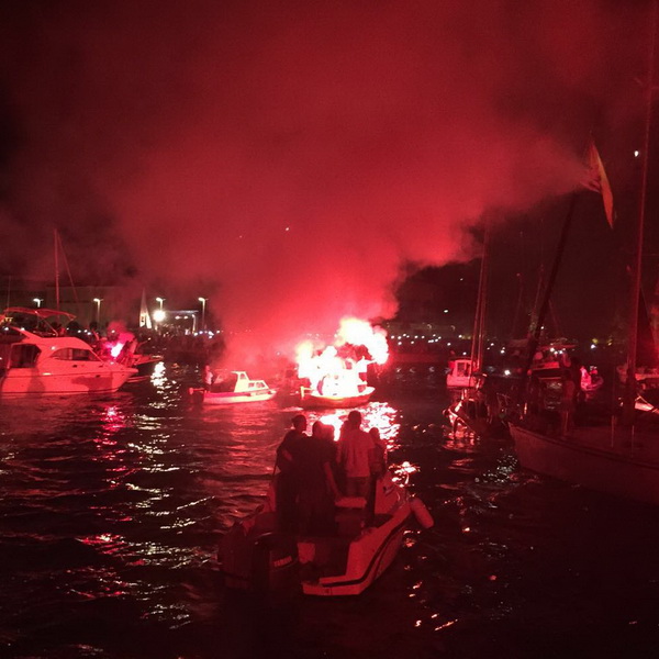 Doček zlatnih zadarskih olimpijaca Šime Fantele i Igora Marenića: Bakljada na brodovima od Vitrenjaka do Morskih orgulja. Foto: Tija Malik Doček zlatnih zadarskih olimpijaca Šime Fantele i Igora Marenića: Bakljada na brodovima od Vitrenjaka do Morskih orgulja. Foto: Tija Malik