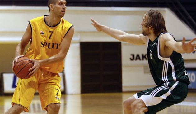 Split, 141011.
Dvorana Gripe.
Kosarkaska utakmica  A-1 lige: Split – Borik 
Na slici: Toni Dijan.
Foto: Vojko Basic / CROPIX