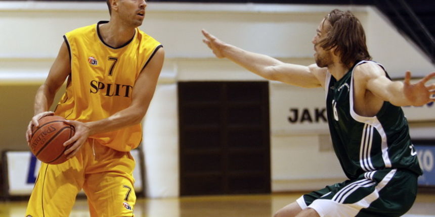 Split, 141011.
Dvorana Gripe.
Kosarkaska utakmica A-1 lige: Split – Borik
Na slici: Toni Dijan.
Foto: Vojko Basic / CROPIX Split, 141011.
Dvorana Gripe.
Kosarkaska utakmica A-1 lige: Split – Borik
Na slici: Toni Dijan.
Foto: Vojko Basic / CROPIX