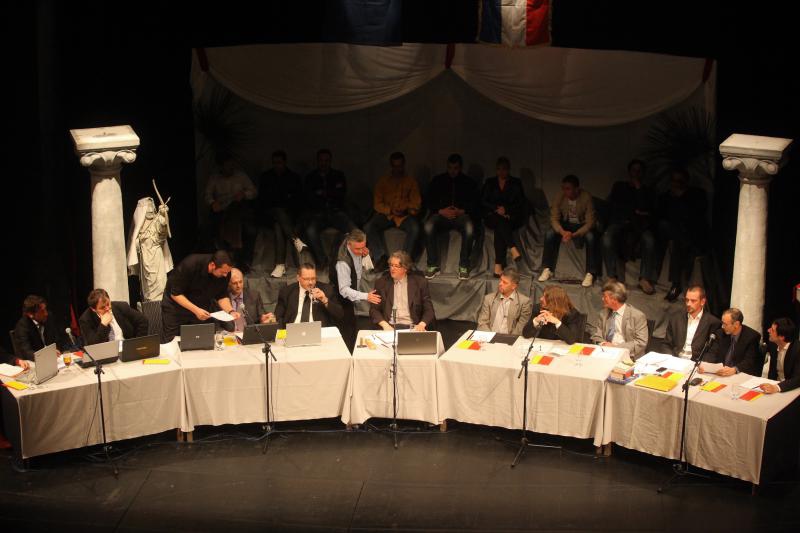 U HKK Zadar odrzana je premijera predstave pod nazivom Aktualni sat, Kulturno umjetnickog drustva Bleke i Konji. Photo: Filip Brala/PIXSELL U HKK Zadar odrzana je premijera predstave pod nazivom Aktualni sat, Kulturno umjetnickog drustva Bleke i Konji. Photo: Filip Brala/PIXSELL