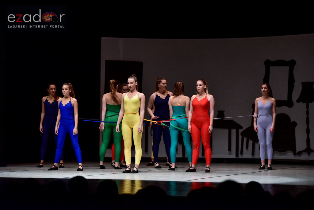 Predstava “Odgojoj” Plesne udruge Gesta u HNK Zadar