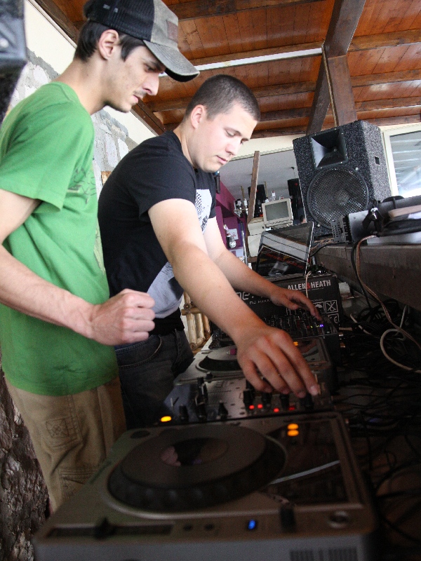 DJ Ivan Komlinovic u Medussa baru