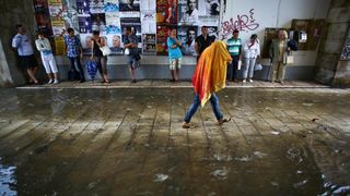 Opis  30.07.2014., Zadar – Ciklona Melisa jutros je na zadarsko podrucje donijela snazno nevrijeme praceno kisom i grmljavinom. Photo: Filip Brala/PIXSELL Autor  Filip Brala/PIXSELL Ključne riječi  ciklona, melisa, fronta, kisa, nevrijeme