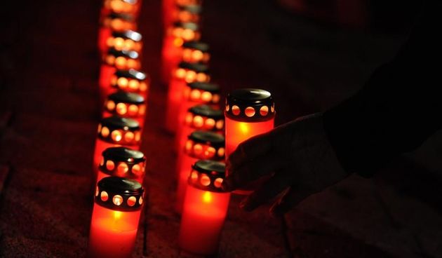 U spomen na grad heroj mjestani Vodica obiljezili su godisnjicu pada Vukovara. Uz molitvu i paljenje svijeca mjestani su tako odali pocast stradalimA. Photo: Hrvoje Jelavic/PIXSELL