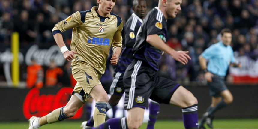 Bruxelles, Belgija, 021209.
Stadion Constant Vanden Stock.
Nogometna utakmica 5. kola A skupine Europske lige.
Anderlecht – Dinamo.
Na fotografiji: Mario Mandzukic.
Foto: Ronald Gorsic / CROPIX Bruxelles, Belgija, 021209.
Stadion Constant Vanden Stock.
Nogometna utakmica 5. kola A skupine Europske lige.
Anderlecht – Dinamo.
Na fotografiji: Mario Mandzukic.
Foto: Ronald Gorsic / CROPIX