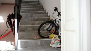 Obrovac: Poplava se polako povlači, stanovnici spašavaju stvari iz domova