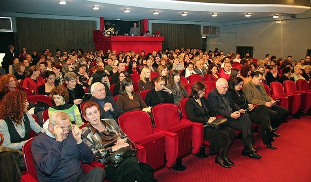 HKK  Zadar – Staklena menažerija
