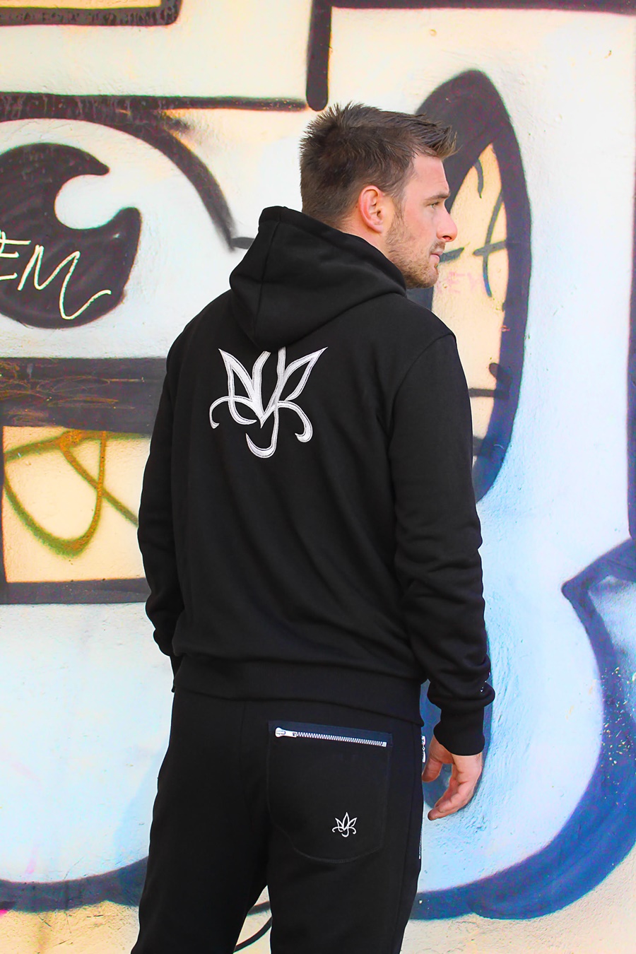 Poznati nogometaš Vedran Ješe zaštitno je lice prve muške Cataleya kolekcije Martine Ješe Poznati nogometaš Vedran Ješe zaštitno je lice prve muške Cataleya kolekcije Martine Ješe