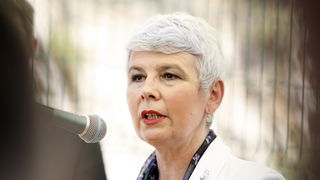 Kolan, Pag, 170710 Danas je premijerka Jadranka Kosor u Kolanu na otoku Pagu otvorila novu siranu Gligora. Sirevi iz sirane Gligora dobivaju najprestiznije nagrade i priznanja.  Na slici: Jadranka Kosor. Foto: Jure Miskovic / CROPIX