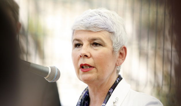 Kolan, Pag, 170710 Danas je premijerka Jadranka Kosor u Kolanu na otoku Pagu otvorila novu siranu Gligora. Sirevi iz sirane Gligora dobivaju najprestiznije nagrade i priznanja.  Na slici: Jadranka Kosor. Foto: Jure Miskovic / CROPIX