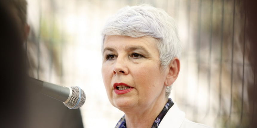 Kolan, Pag, 170710 Danas je premijerka Jadranka Kosor u Kolanu na otoku Pagu otvorila novu siranu Gligora. Sirevi iz sirane Gligora dobivaju najprestiznije nagrade i priznanja. Na slici: Jadranka Kosor. Foto: Jure Miskovic / CROPIX Kolan, Pag, 170710 Danas je premijerka Jadranka Kosor u Kolanu na otoku Pagu otvorila novu siranu Gligora. Sirevi iz sirane Gligora dobivaju najprestiznije nagrade i priznanja. Na slici: Jadranka Kosor. Foto: Jure Miskovic / CROPIX