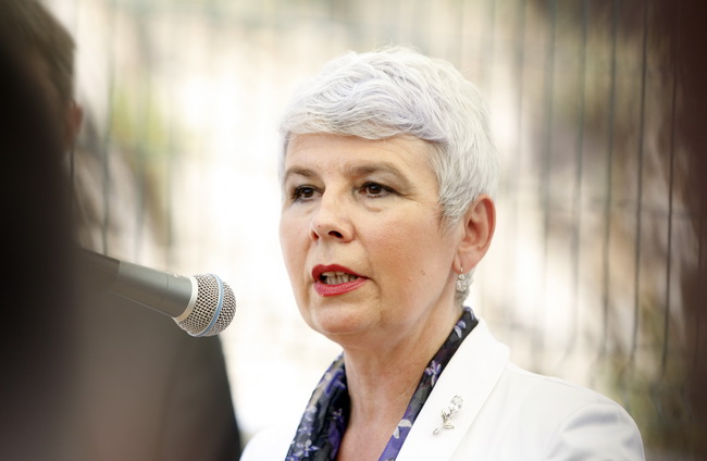 Kolan, Pag, 170710 Danas je premijerka Jadranka Kosor u Kolanu na otoku Pagu otvorila novu siranu Gligora. Sirevi iz sirane Gligora dobivaju najprestiznije nagrade i priznanja.  Na slici: Jadranka Kosor. Foto: Jure Miskovic / CROPIX