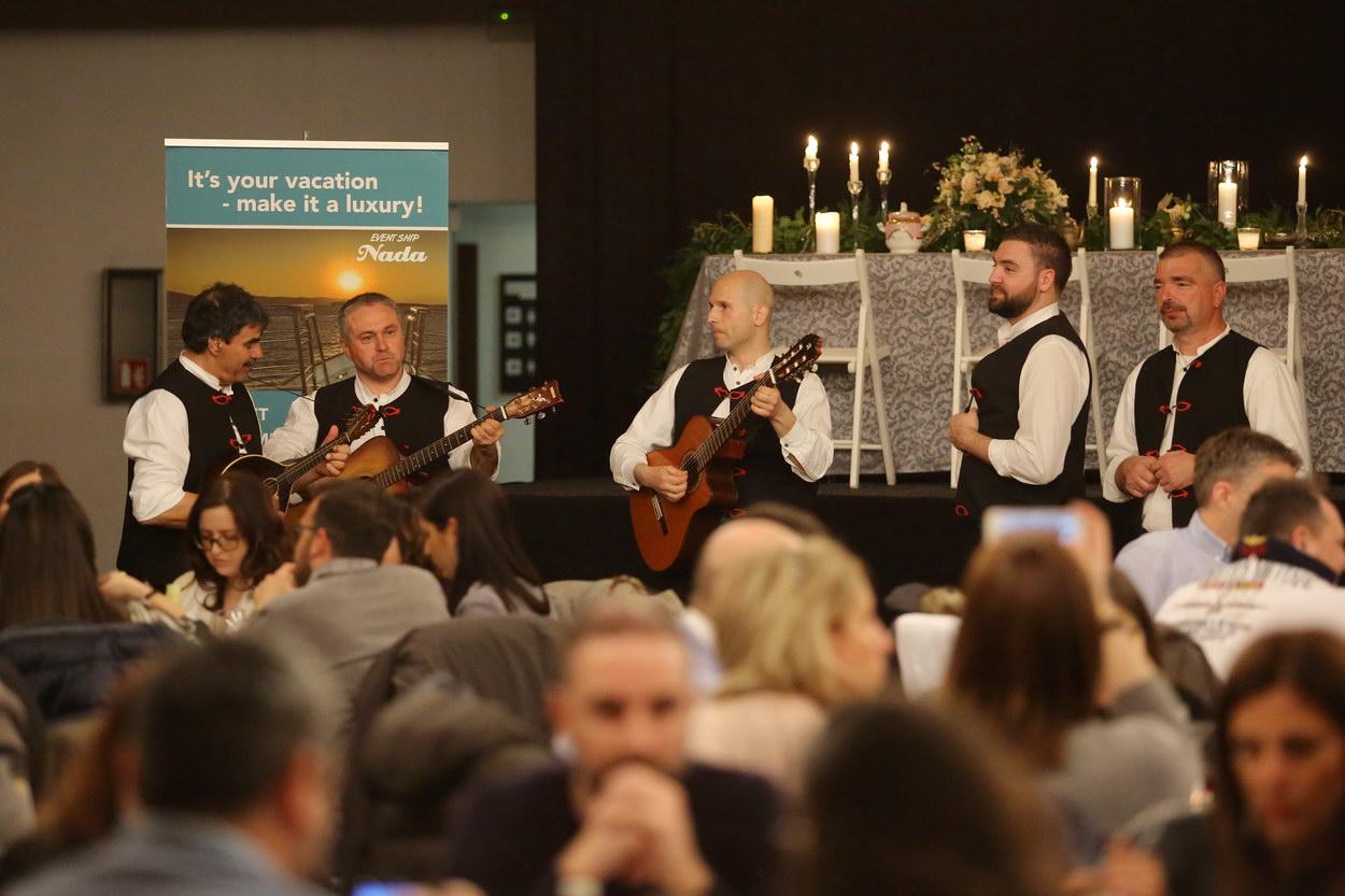 Talijanski agenti i novinari na gala večeri u Arsenalu