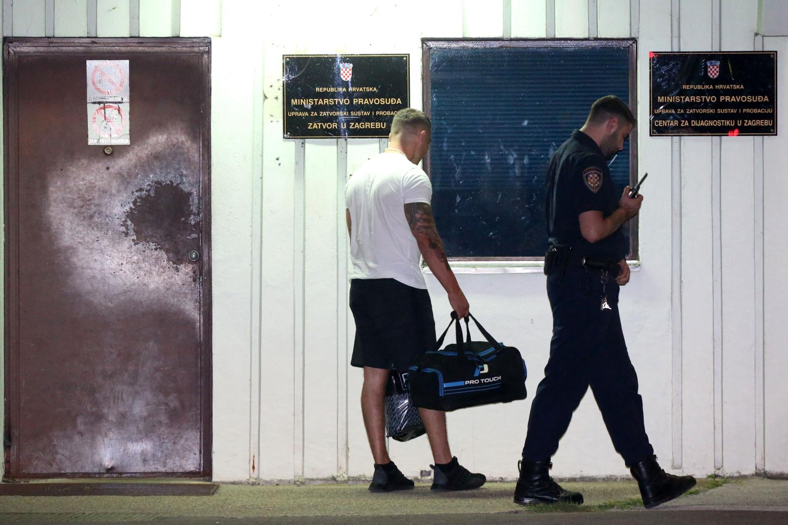 Darko Kovačević Daruvarac stigao je u Remetinec na odsluženje kazne! Darko Kovačević Daruvarac stigao je u Remetinec na odsluženje kazne!