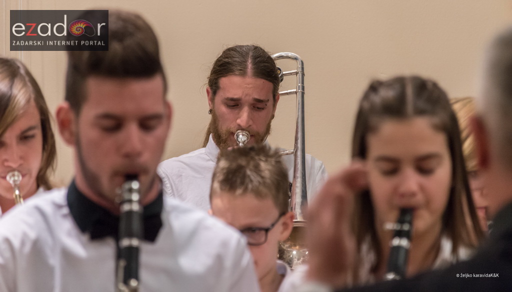 Božićni koncert mladih ansambala Glazbene škole Blagoje Bersa