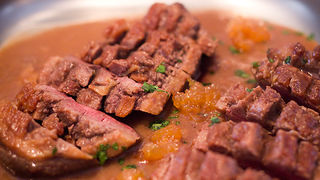 Restoran Pet bunara – “Šinjorina Dunja” (foto:Saša Čuka) Restoran Pet bunara – “Šinjorina Dunja” (foto:Saša Čuka)